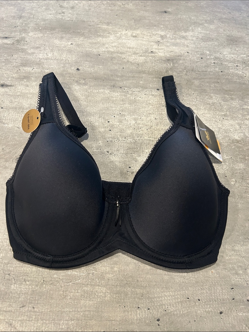 Wacoal Black Seamless Underwire T-Shirt Bra size 30DD